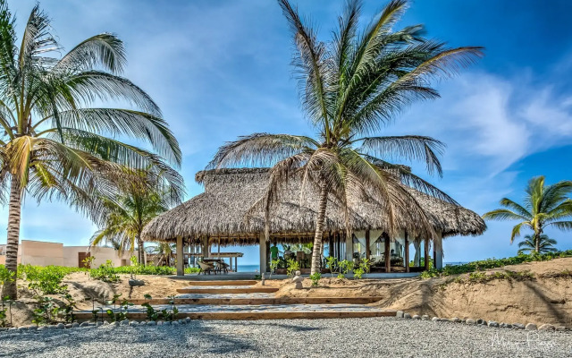 Marea Beachfront Villas