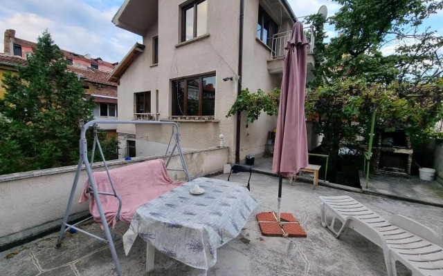 Tsar Simeon, 2 bedroom, living room and fireplace