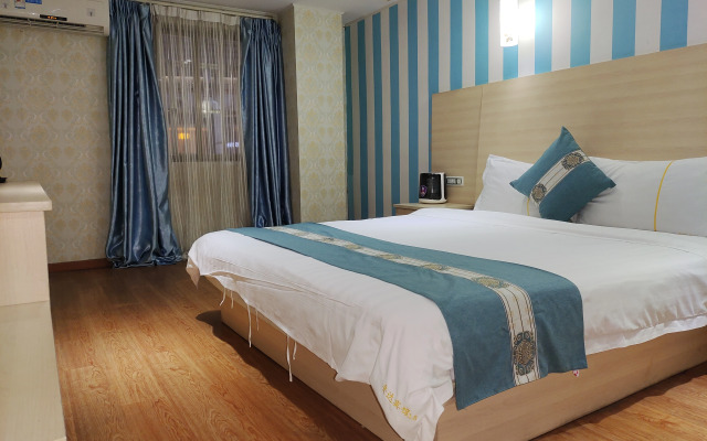 CMAX Hotel