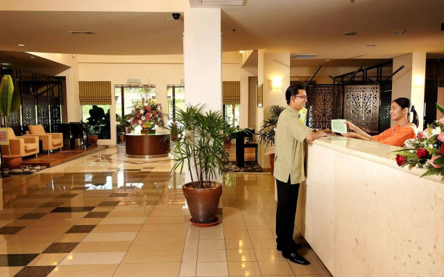 Suria Service Apartment Hotel