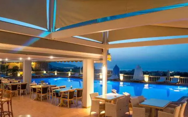 Notos Heights Hotel & Suites
