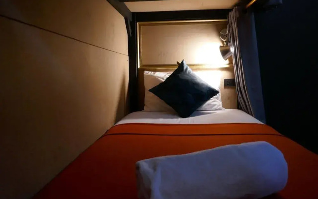 2Street Hostel at Surathani - Adults Only