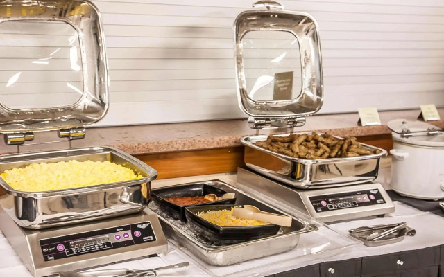 Sleep Inn & Suites Conference Center and Water Park