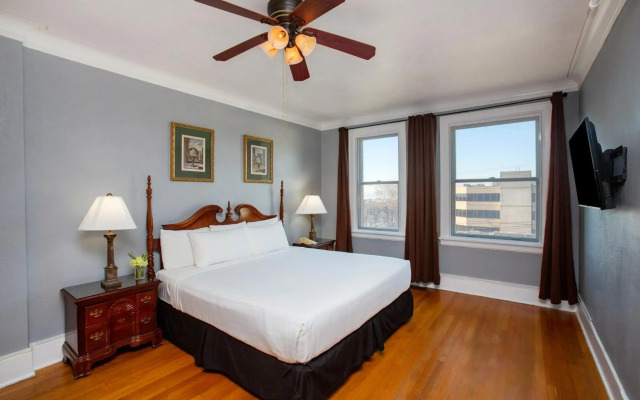 MarQueen Hotel