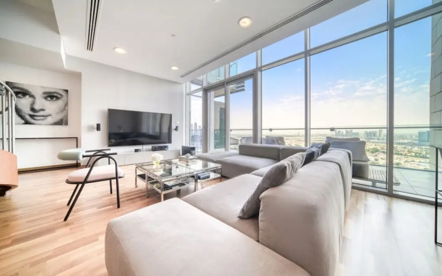 Prime Difc Duplex With Iconic Skyline Views