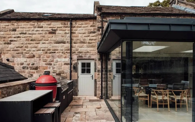 Beautiful and Spacious Peak District House