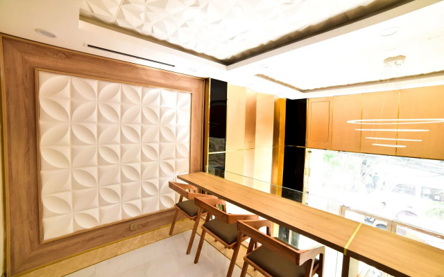Ruby Hotel