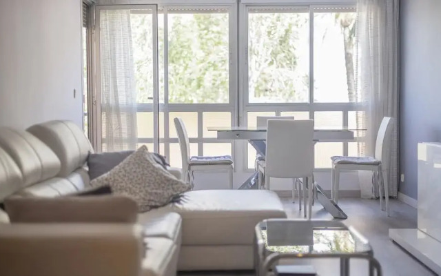 Ampolla Apartment TH18