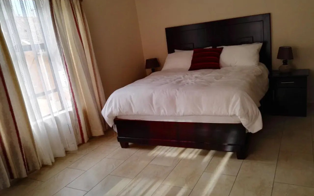 Khamanzi Lodge
