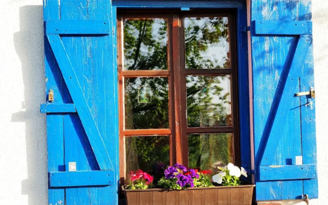 Apartments and Rooms Sara Latin