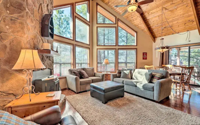 Pet-friendly Munds Park Retreat w/ Wraparound Deck