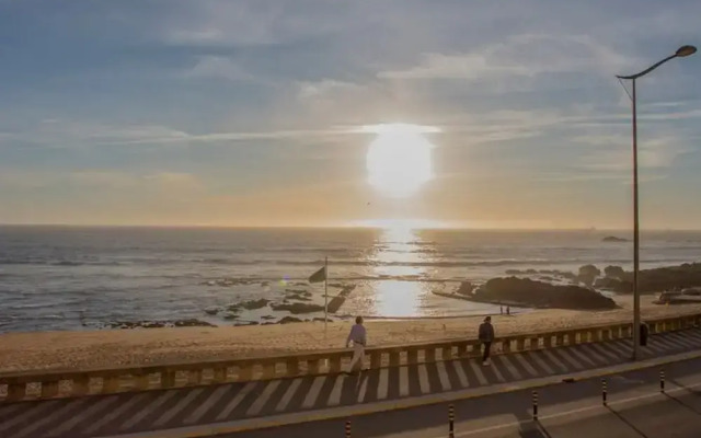 Liiiving in Porto Luxury Beachfront Apartment III