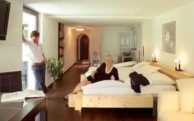Loftsuite Hotel Saas