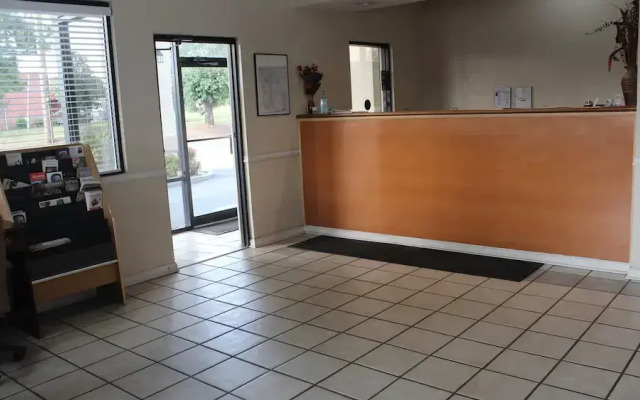 Deerfield Inn & Suites