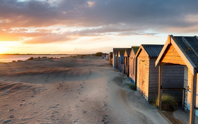 Seaside Retreat 2 Mins to Beach