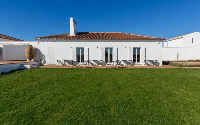 Cenoura-Brava Villas & Suites.