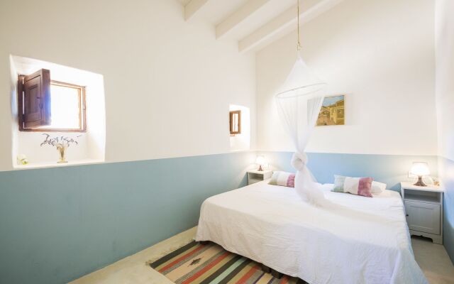Residence by G Villa Calicant