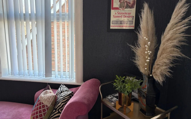 10 Guests - 5 Bedrooms - Free Parking - Petok