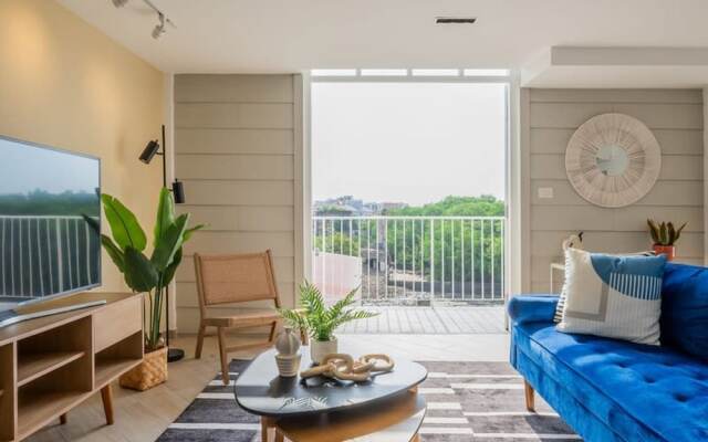 w Lovely 3BR With Modern Balcony in Panama