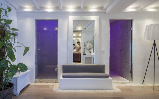 Kirini Suites & Spa Hotel