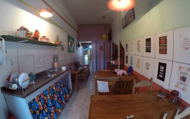 Livia Hostel Pousada