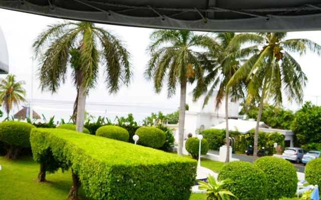 Villablanca Garden Beach Hotel