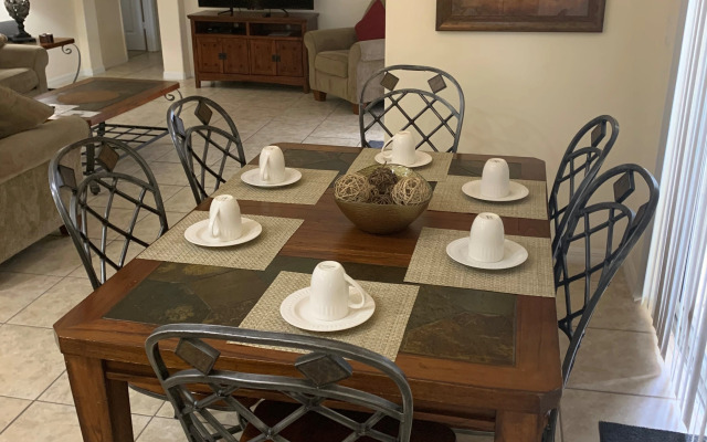 Great location with conservation views, Clermont, US