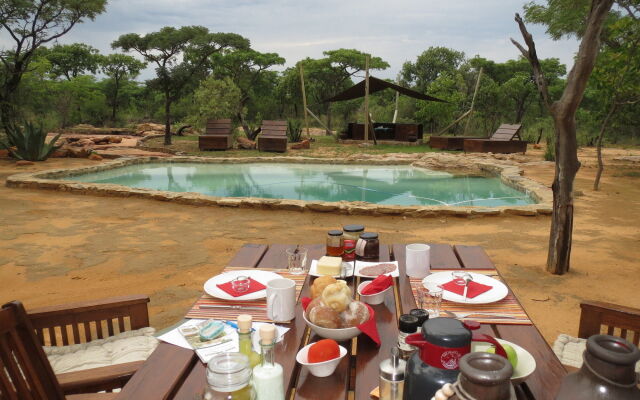 Ama Amanzi Bush Lodge