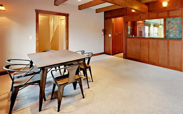 2220 Balboa Drive Home
