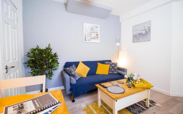 Dreamwood Apartment by Southwest Rooms - Free Parking & Netflix