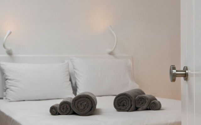 White Sky Caldera Villa by Blue Escape