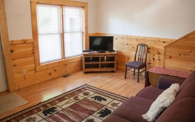 203 Tranquility - 5 Br Cabin