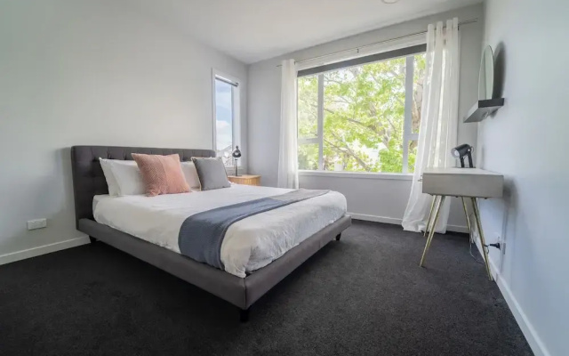 Uptown City Loft