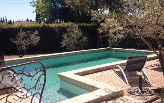 Villa With 4 Bedrooms in Althen-des-paluds, With Private Pool, Enclose