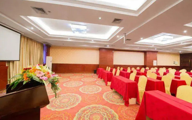 Vienna International Hotel（Guangxi Guilin Yangsuo West Street and Ten-mile Gallery）