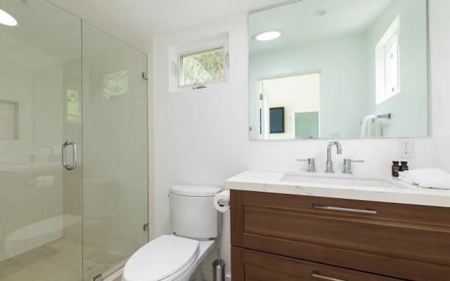 Piedra by AvantStay | Malibu Oasis w/ Patio & Spa