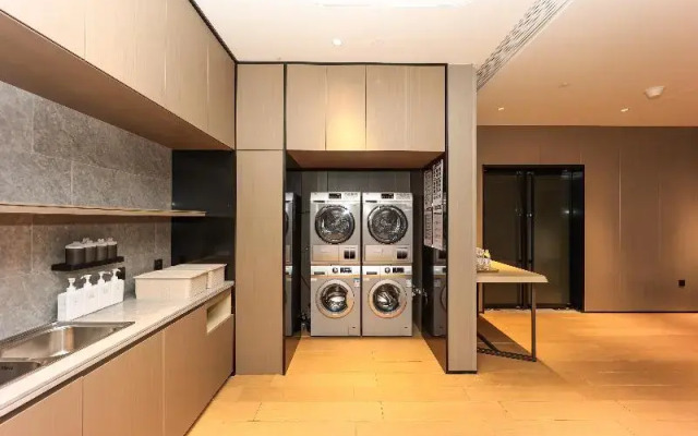 Ji Hotel (Shanghai Xujiahui Guanshengyuan Road)