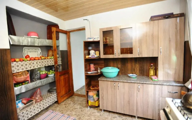 Chelo Guesthouse