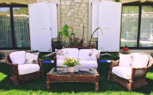 Taskonak Alacati Butik Hotel