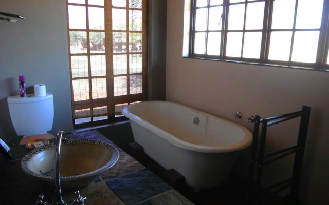 Mangwa Valley Game Lodge & Spa