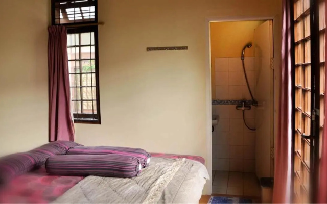 Villa Kota Bunga Ade Type Jepang - 0220 – Guest Rooms – Jakarta