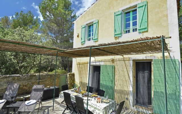 Charming Villa in Lauris South of France with Private Pool