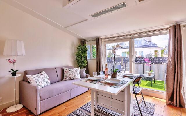 B 368 - TERASSE PERLE RARE - Quartier Latin