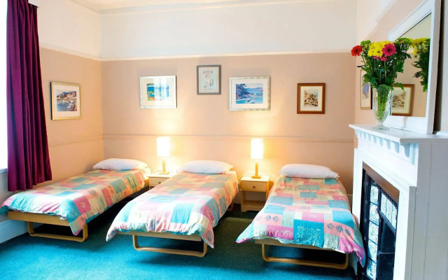 Curzon House Hotel - Hostel