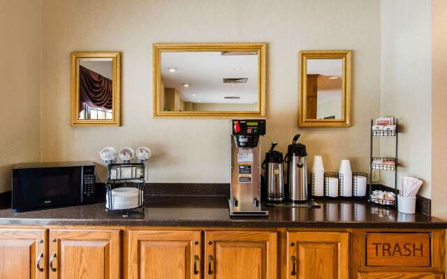 Quality Inn Summersville - New River Area