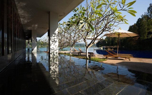 Baiyun Lakeside Hotel