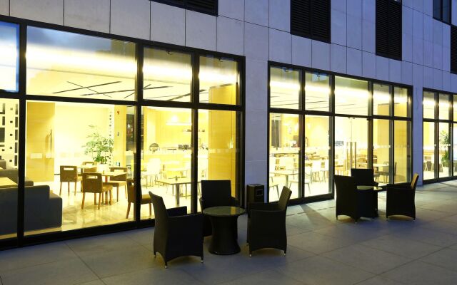 Holiday Inn Express Shanghai Gongkang by IHG