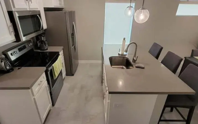 New Waterfront Bungalow Fishermans Paradise 2 Bedroom Home by RedAwning