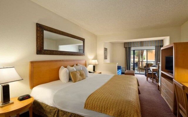 Ramada by Wyndham Kissimmee Downtown Hotel