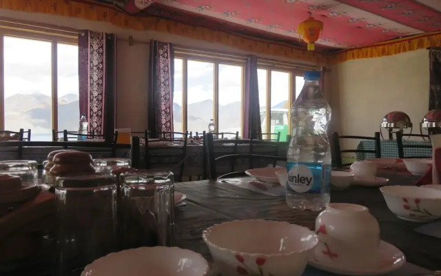 Camp Blue Waters - Pangong